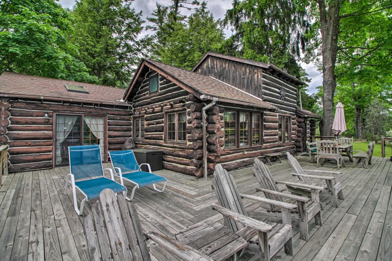 Waterfront Lake George Cabin Walk To Water Exterior foto